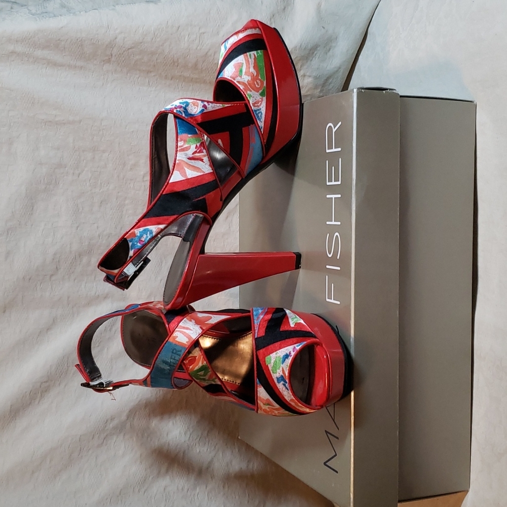 Marc Fisher Red Patent Leather/Floral Fabric Stiletto Sandals Sz 8 - Picture 2 of 11